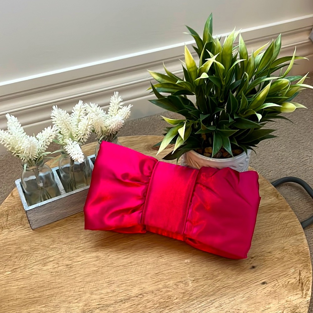 Hot Pink Bow clutch